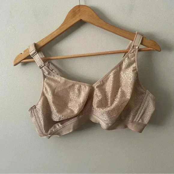 NWOT Chantelle C Magnifique Wirefree Bra - 40D - Picture 3 of 7